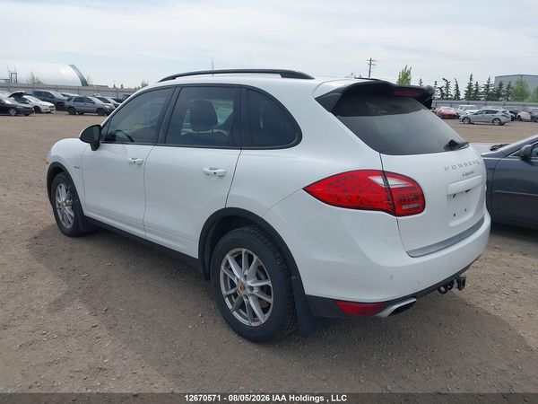 2013 PORSCHE CAYENNE