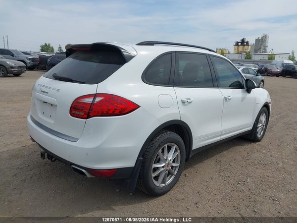 2013 PORSCHE CAYENNE
