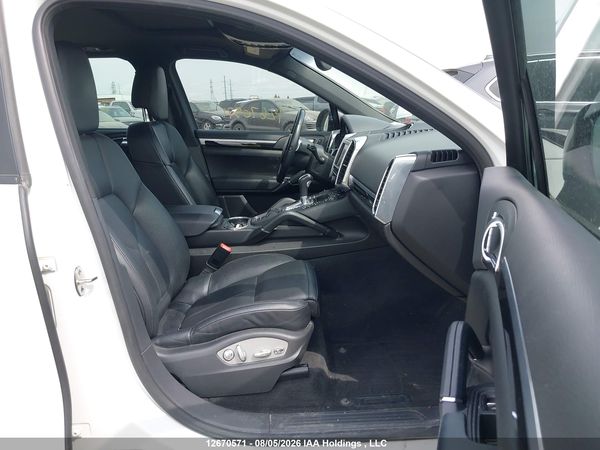 2013 PORSCHE CAYENNE
