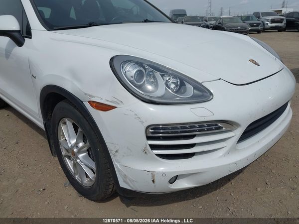 2013 PORSCHE CAYENNE