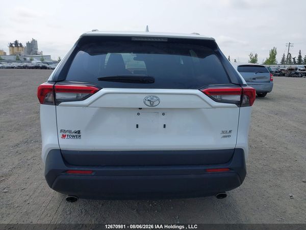 2022 TOYOTA RAV4 XLE