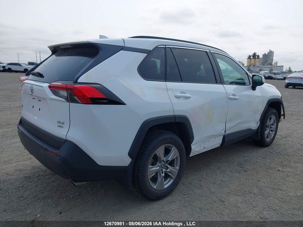 2022 TOYOTA RAV4 XLE