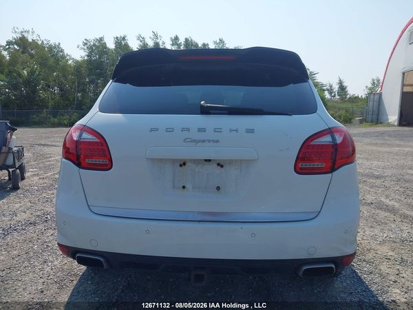 2014 PORSCHE CAYENNE PLATINUM EDITION