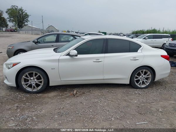 2016 INFINITI Q50 — I14