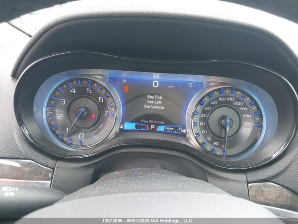 2023 CHRYSLER 300 TOURING L — I7