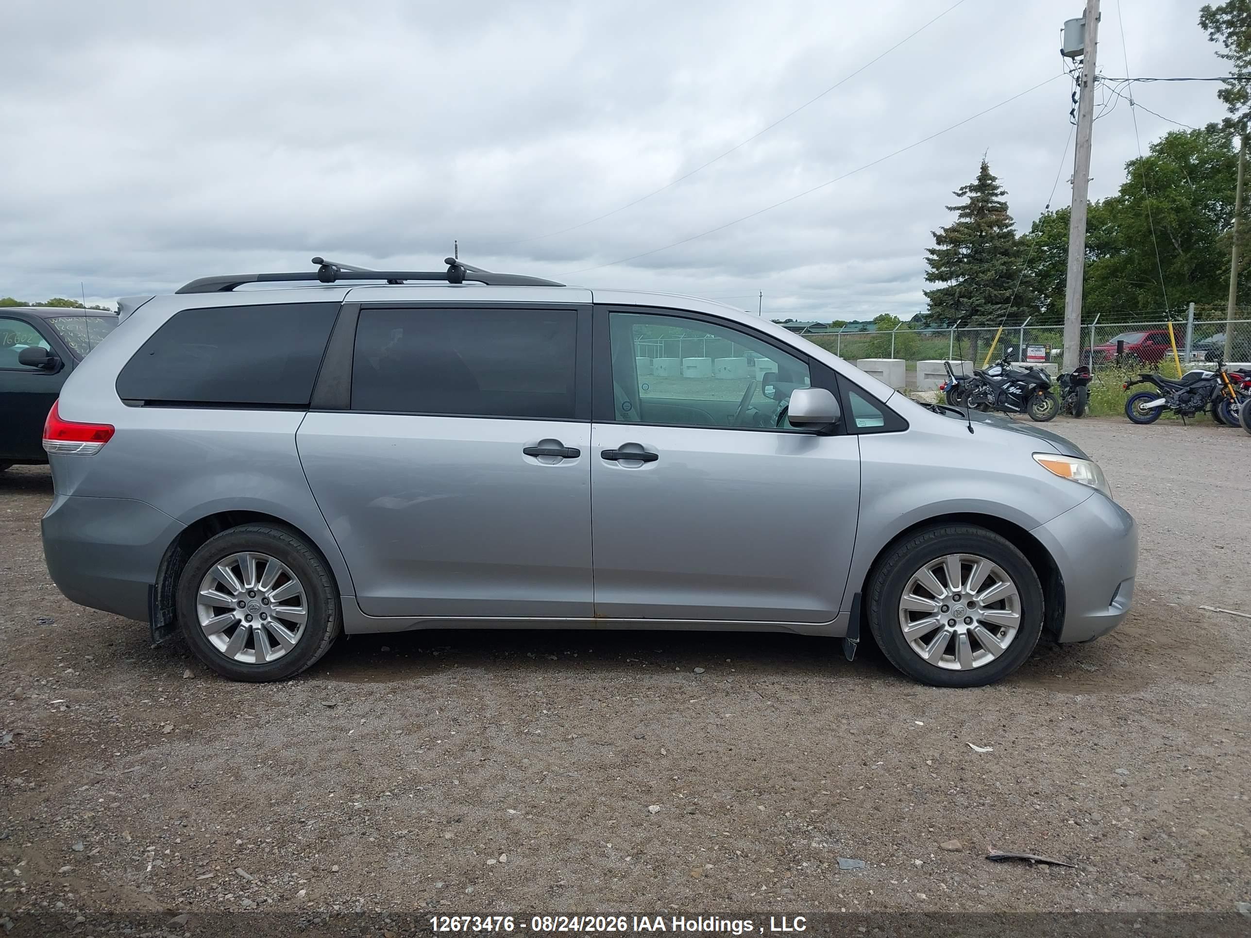 2012 TOYOTA SIENNA V6 7 PASSENGER
