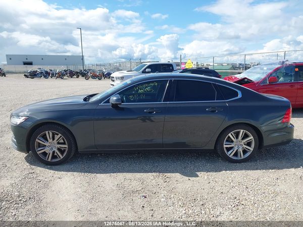 2017 VOLVO S90 T6 MOMENTUM