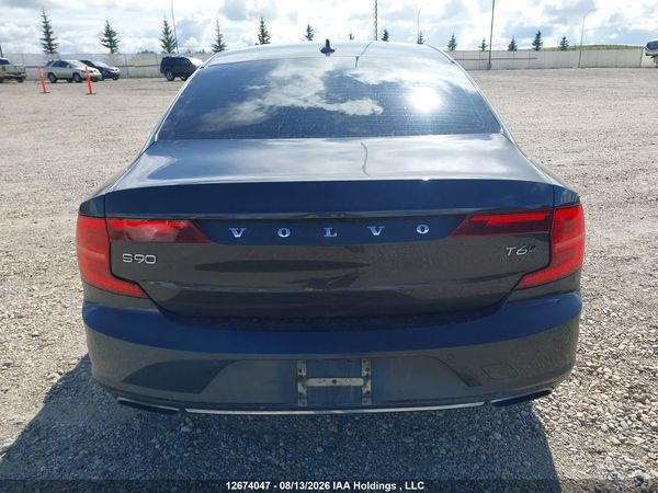 2017 VOLVO S90 T6 MOMENTUM
