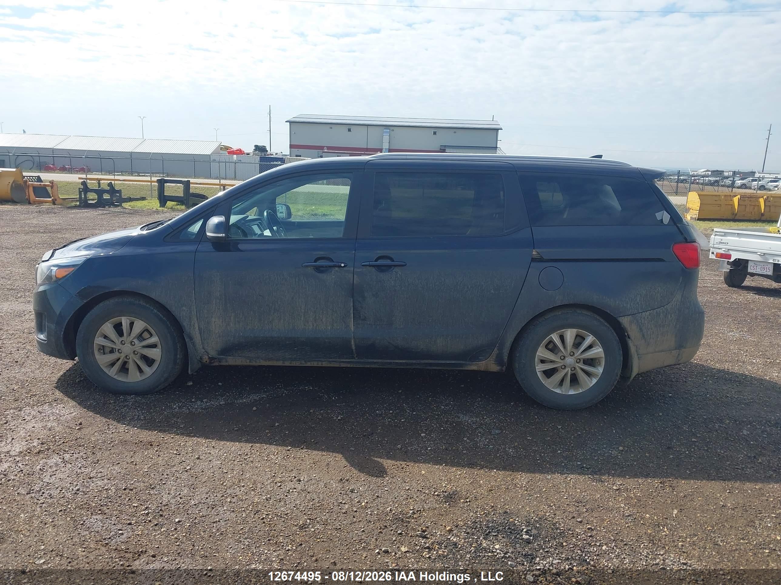 2017 KIA SEDONA LX