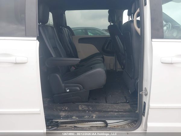 2014 DODGE GRAND CARAVAN SE/SXT — I8