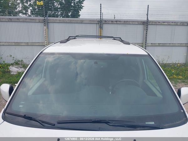 2014 DODGE GRAND CARAVAN SE/SXT — I18