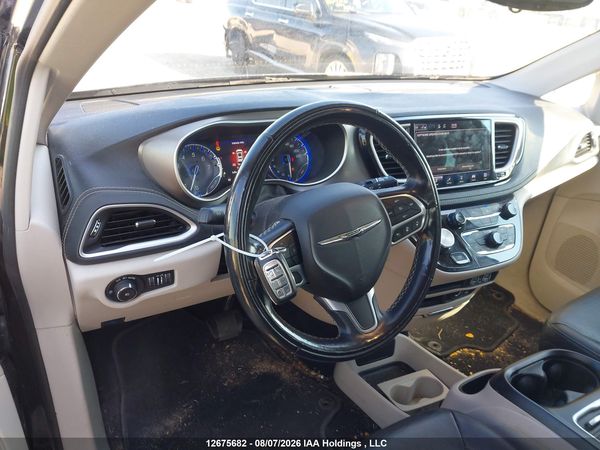 2022 CHRYSLER PACIFICA TOURING L