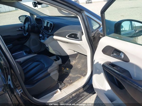 2022 CHRYSLER PACIFICA TOURING L