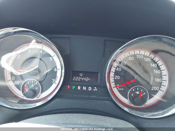 2015 DODGE GRAND CARAVAN SE/SXT — I7