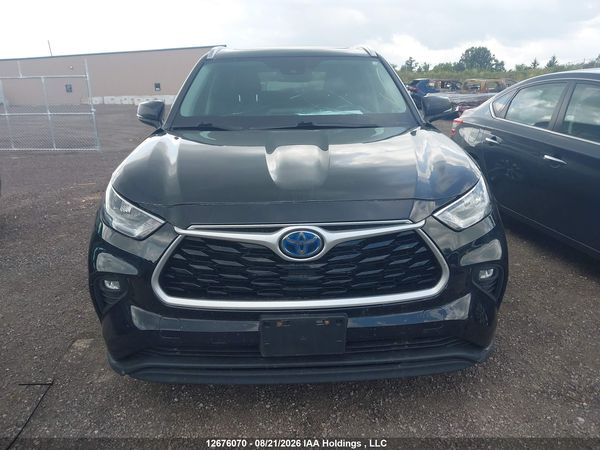 2021 TOYOTA HIGHLANDER XLE