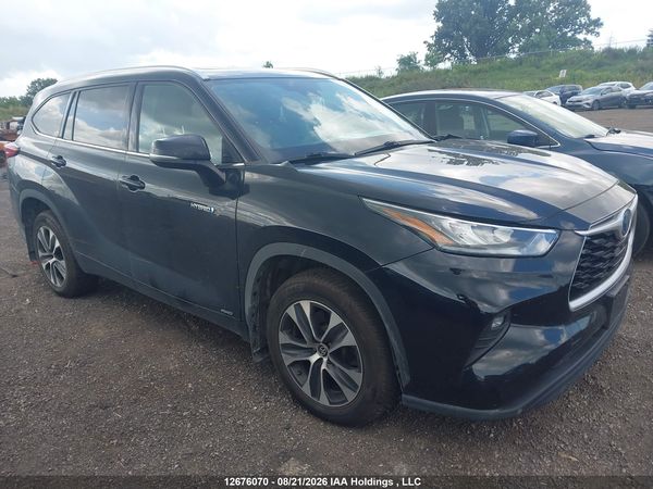 2021 TOYOTA HIGHLANDER XLE