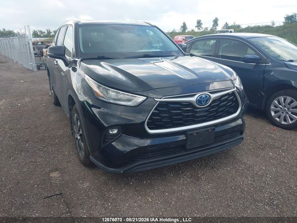 2021 TOYOTA HIGHLANDER XLE