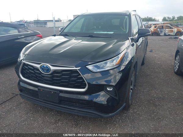 2021 TOYOTA HIGHLANDER XLE