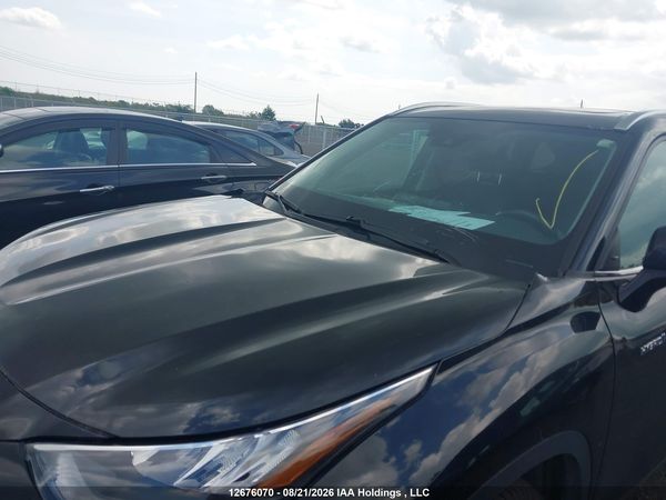 2021 TOYOTA HIGHLANDER XLE