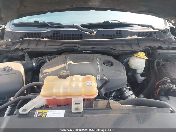 2016 RAM 1500 SLT