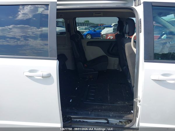 2018 DODGE GRAND CARAVAN SE — I8