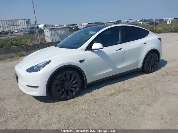 2022 TESLA MODEL Y — I2