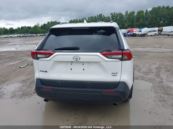 2022 TOYOTA RAV4 XLE