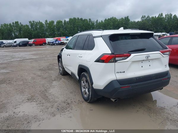 2022 TOYOTA RAV4 XLE