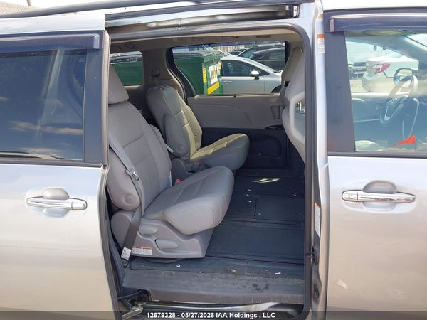 2017 TOYOTA SIENNA XLE 7 PASSENGER