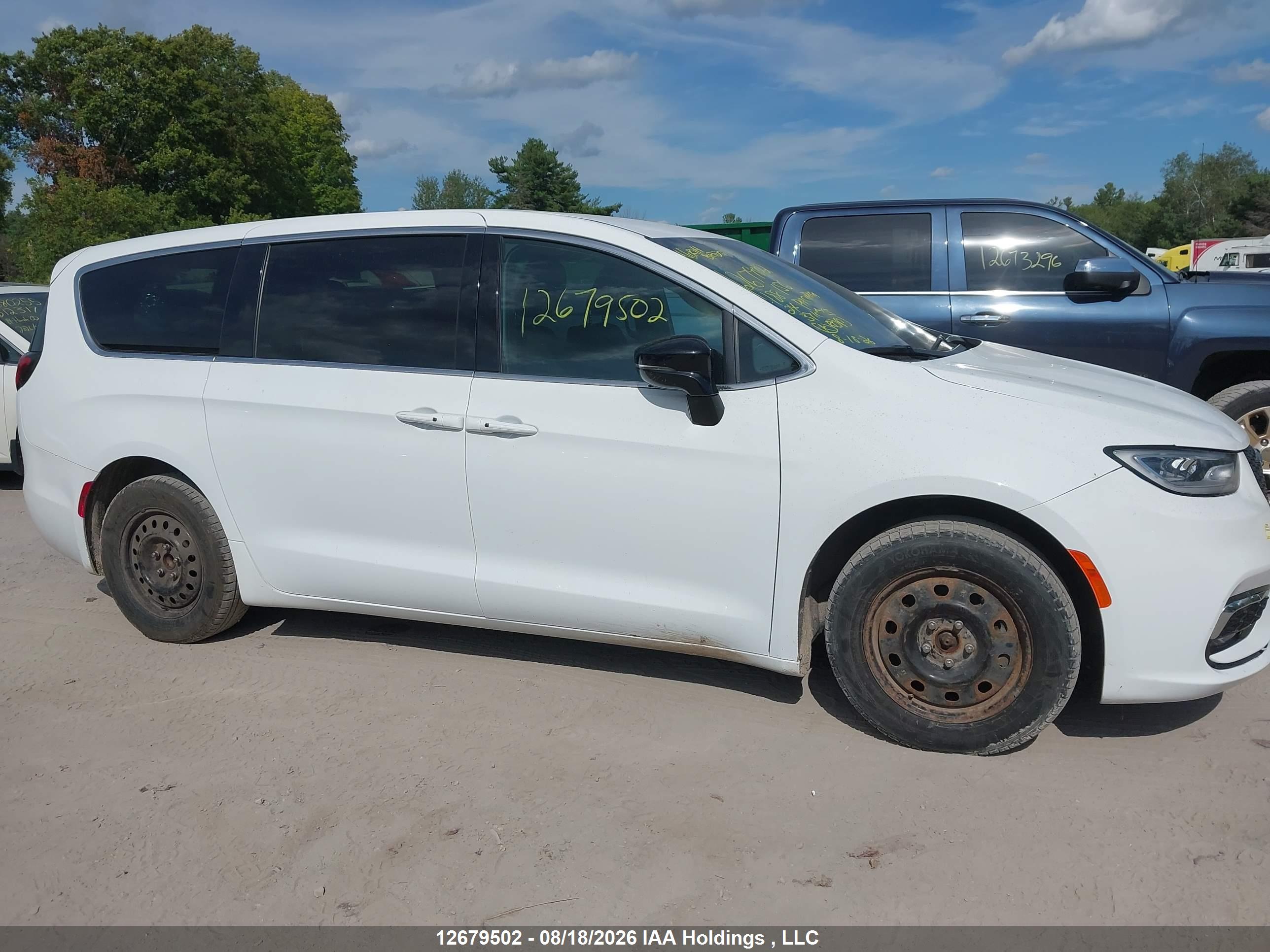 2024 CHRYSLER PACIFICA TOURING