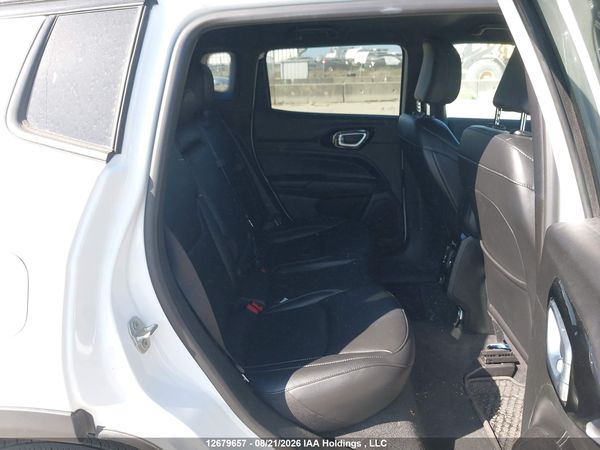 2024 JEEP COMPASS LATITUDE LUX — I8