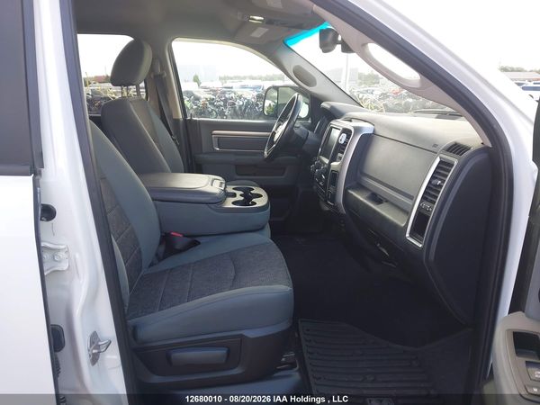 2016 RAM 1500 SLT