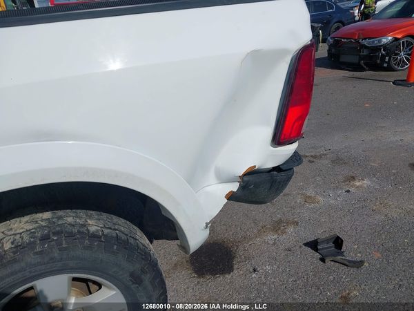2016 RAM 1500 SLT