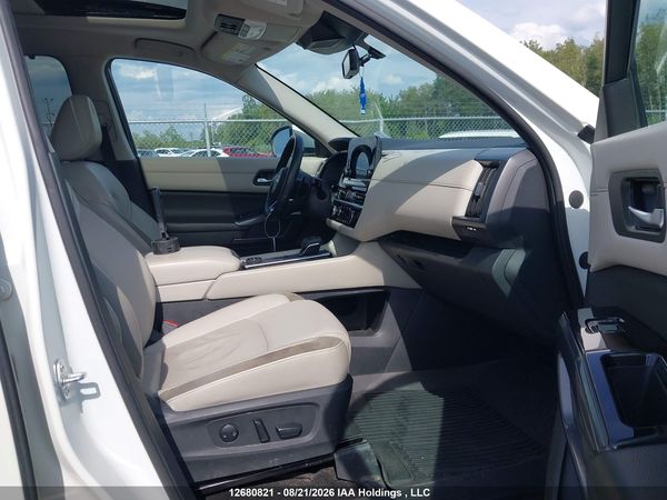 2023 NISSAN PATHFINDER sl — I5