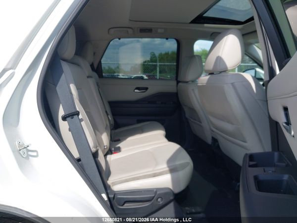 2023 NISSAN PATHFINDER sl — I8