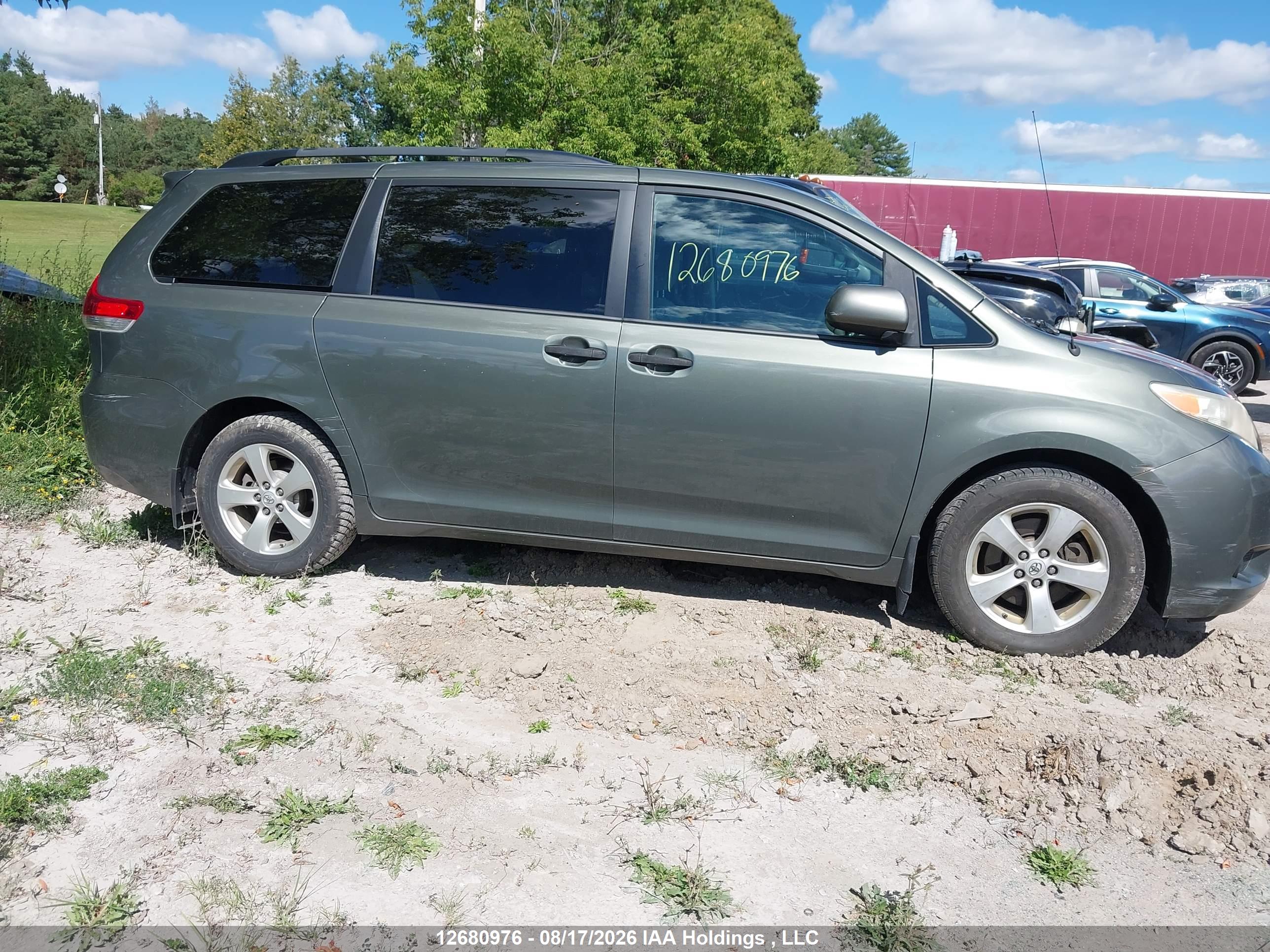 2013 TOYOTA SIENNA V6 7 PASSENGER