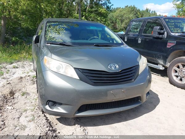 2013 TOYOTA SIENNA V6 7 PASSENGER