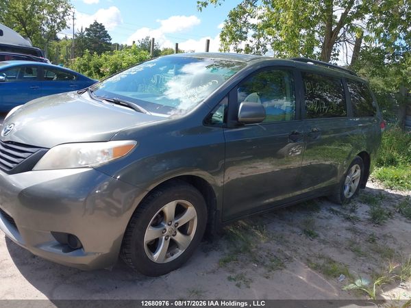 2013 TOYOTA SIENNA V6 7 PASSENGER