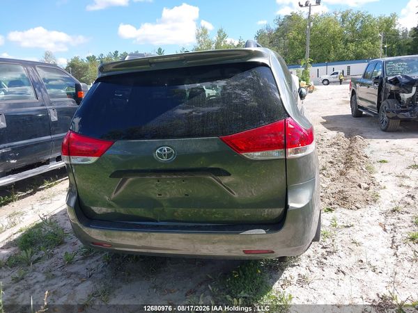 2013 TOYOTA SIENNA V6 7 PASSENGER