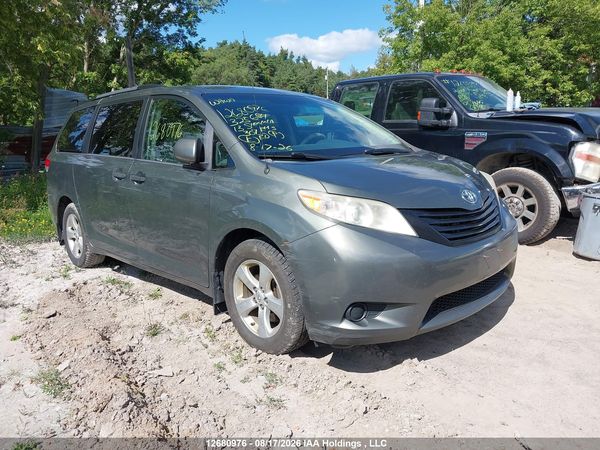 2013 TOYOTA SIENNA V6 7 PASSENGER