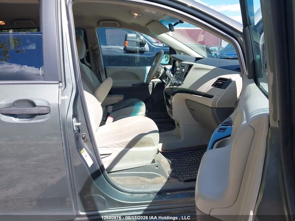 2013 TOYOTA SIENNA V6 7 PASSENGER