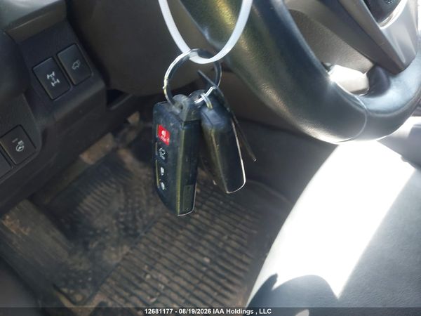 2017 TOYOTA RAV4 SE