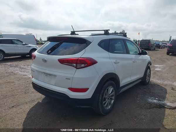 2017 HYUNDAI TUCSON SE — I4