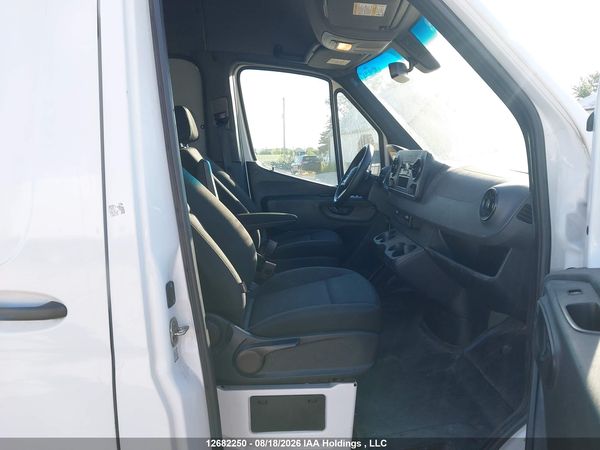 2022 MERCEDES-BENZ SPRINTER 2500 907 (VS30)