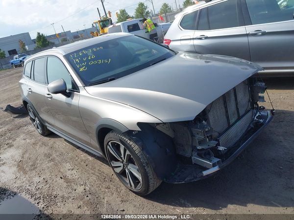 2019 VOLVO V60 CROSS COUNTRY T5 MOMENTUM — I1