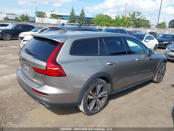 2019 VOLVO V60 CROSS COUNTRY T5 MOMENTUM — I4