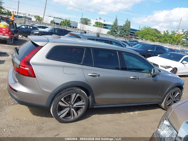 2019 VOLVO V60 CROSS COUNTRY T5 MOMENTUM — I14