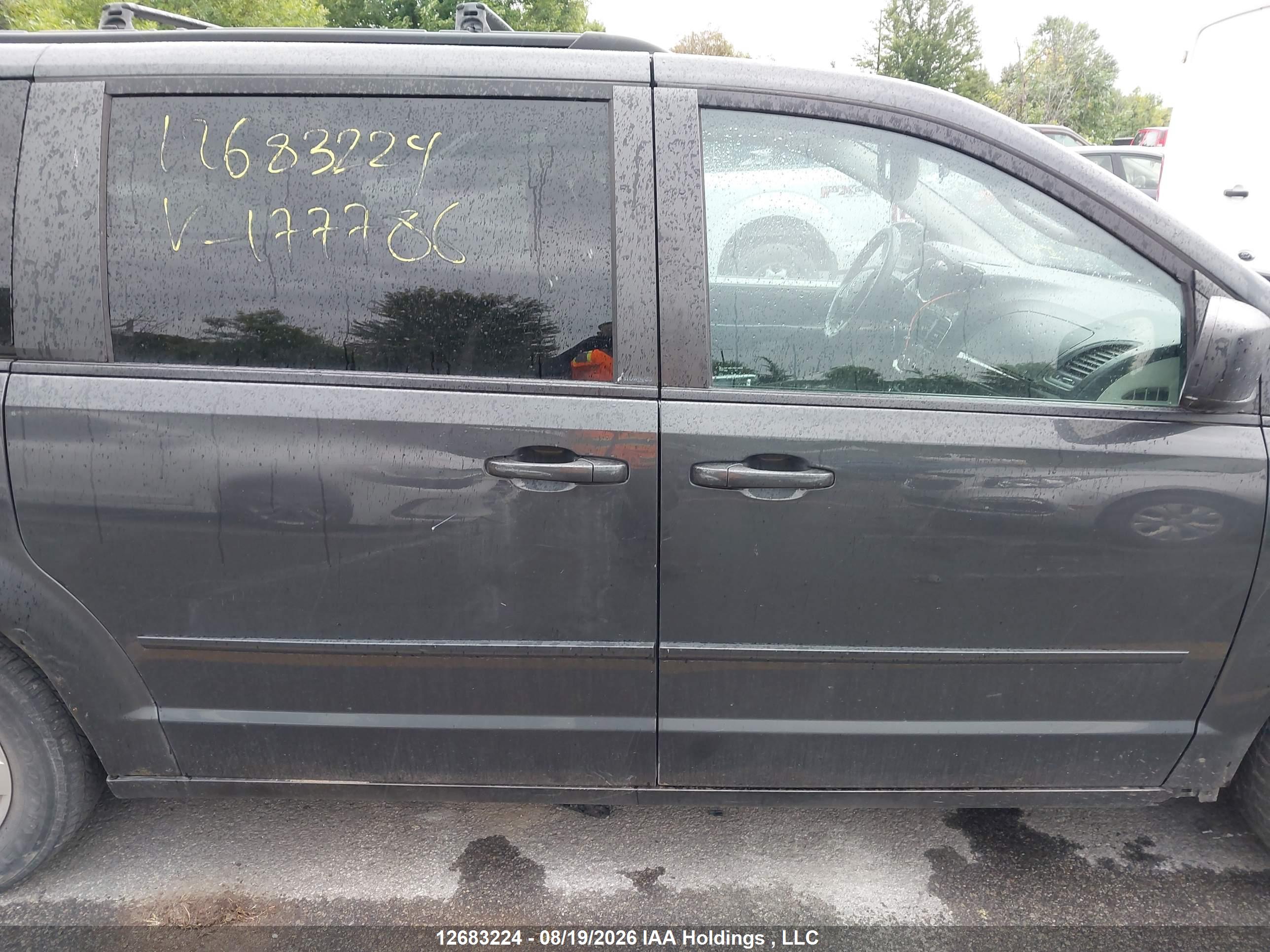 2012 DODGE GRAND CARAVAN SE