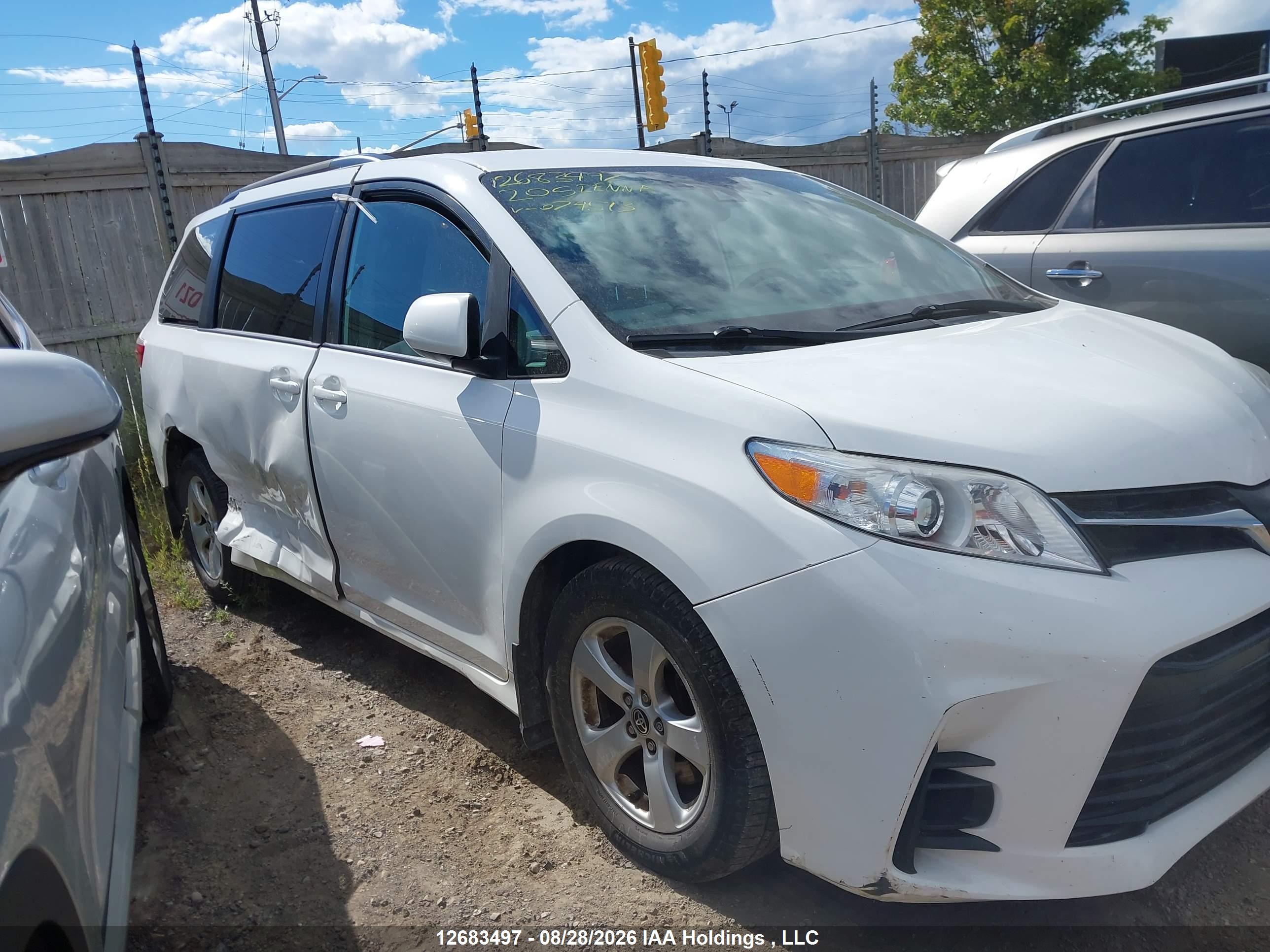 2020 TOYOTA SIENNA LE