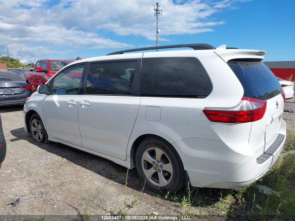 2020 TOYOTA SIENNA LE